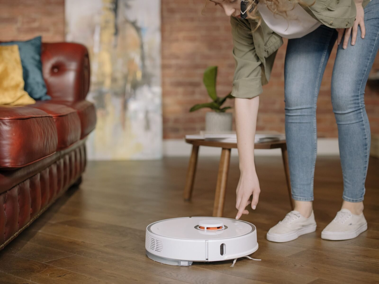 Household Robots and Smart Home Technology: Transforming Modern Living