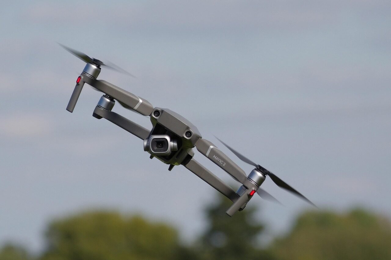 mavic 2, drone, dynamic, action, bokeh, blurred, technology, mavic, dji, tilt, sharp turn, nature, alster meadow, meadow, landscape, drone, drone, drone, drone, drone